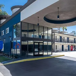 ** Hotel 6-anaheim, Ca - Convention Center United States