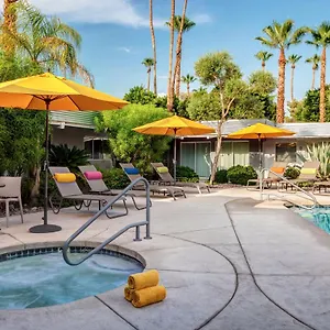 **** Hotel Avance United States