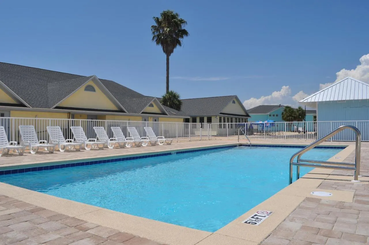 Travelodge By Wyndham Panama City Beach / Beachfront