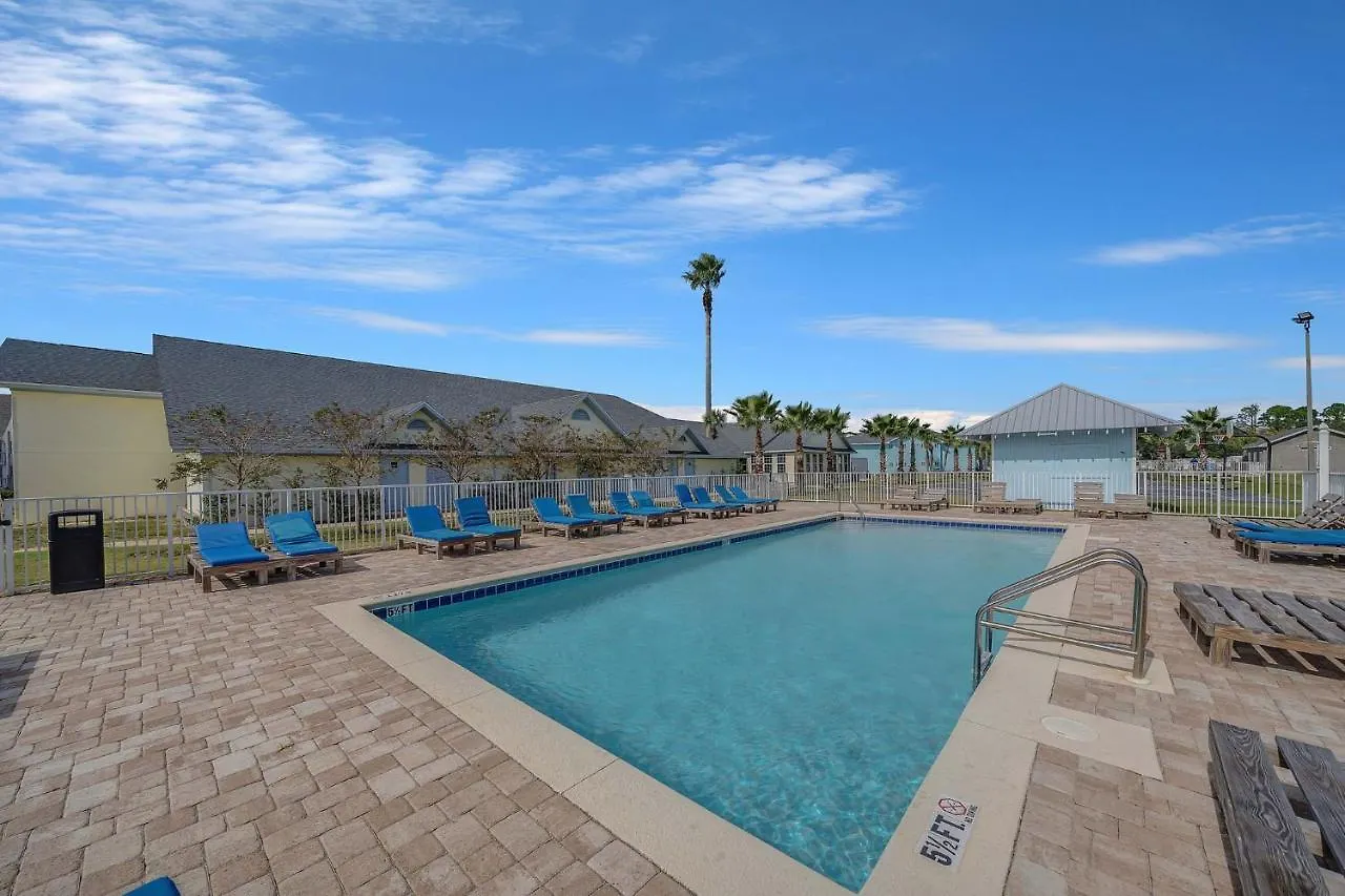 Hotel Travelodge By Wyndham Panama City Beach / Beachfront